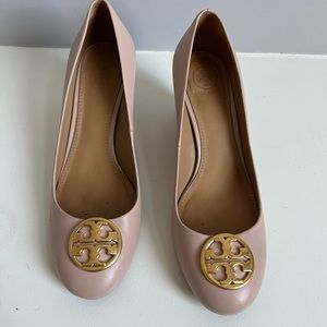 Tory Burch Chelsea Wedge Pumps